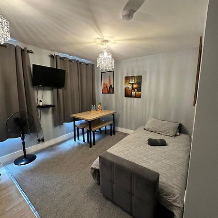 Cosy 2 Bedrooms Apartment 런던 외부 사진
