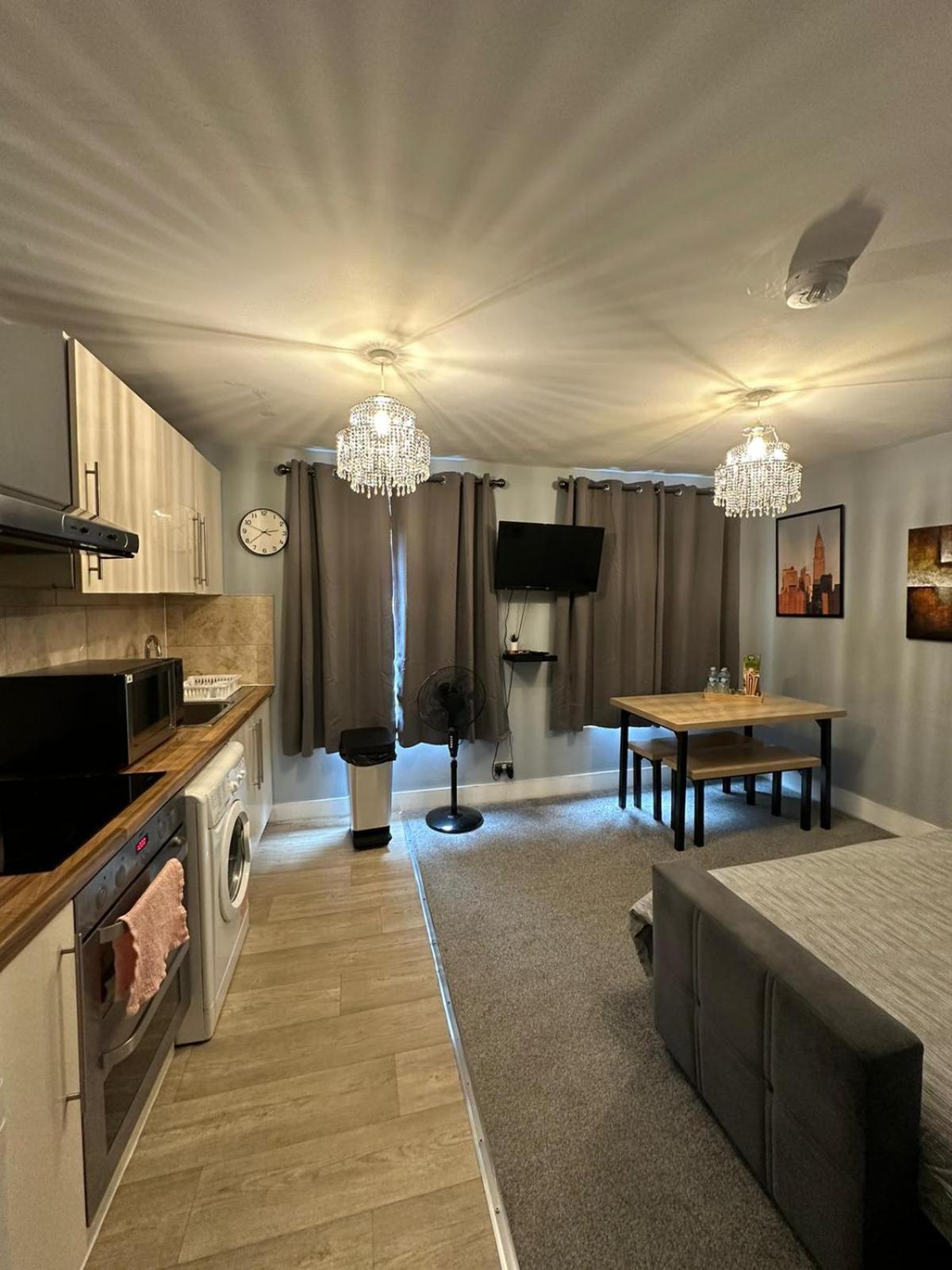 Cosy 2 Bedrooms Apartment 런던 외부 사진