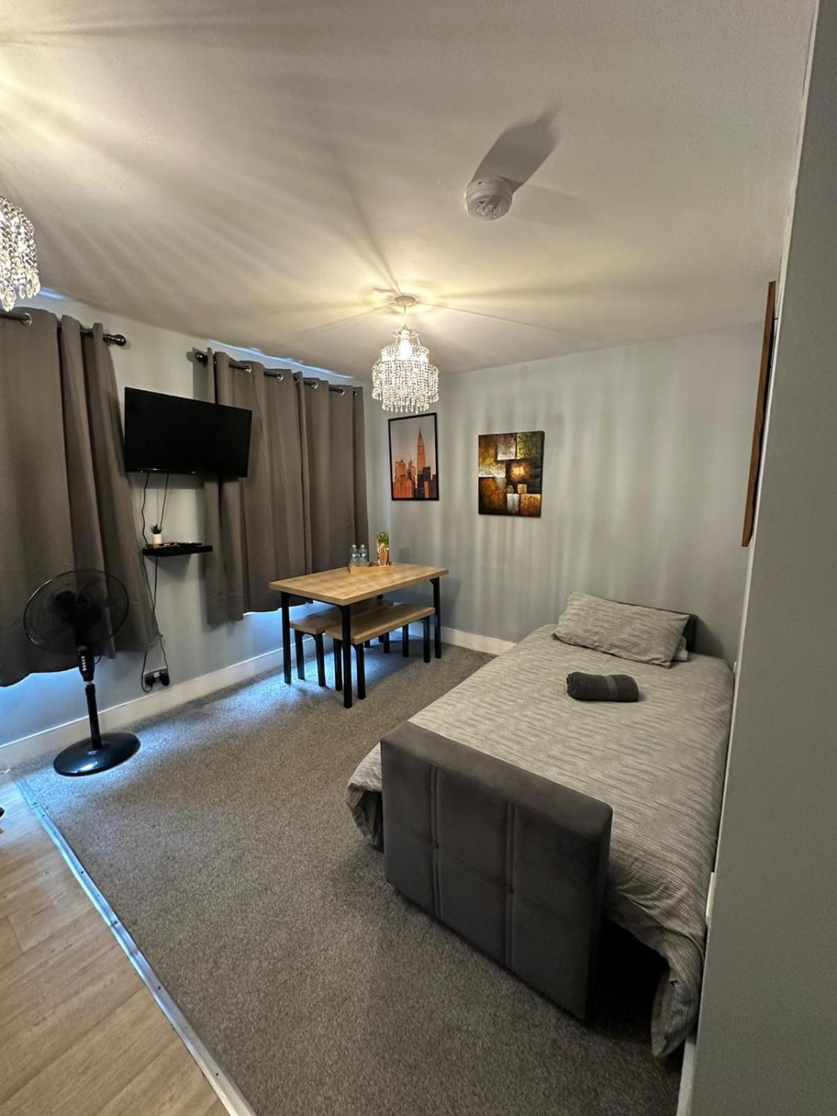 Cosy 2 Bedrooms Apartment 런던 외부 사진