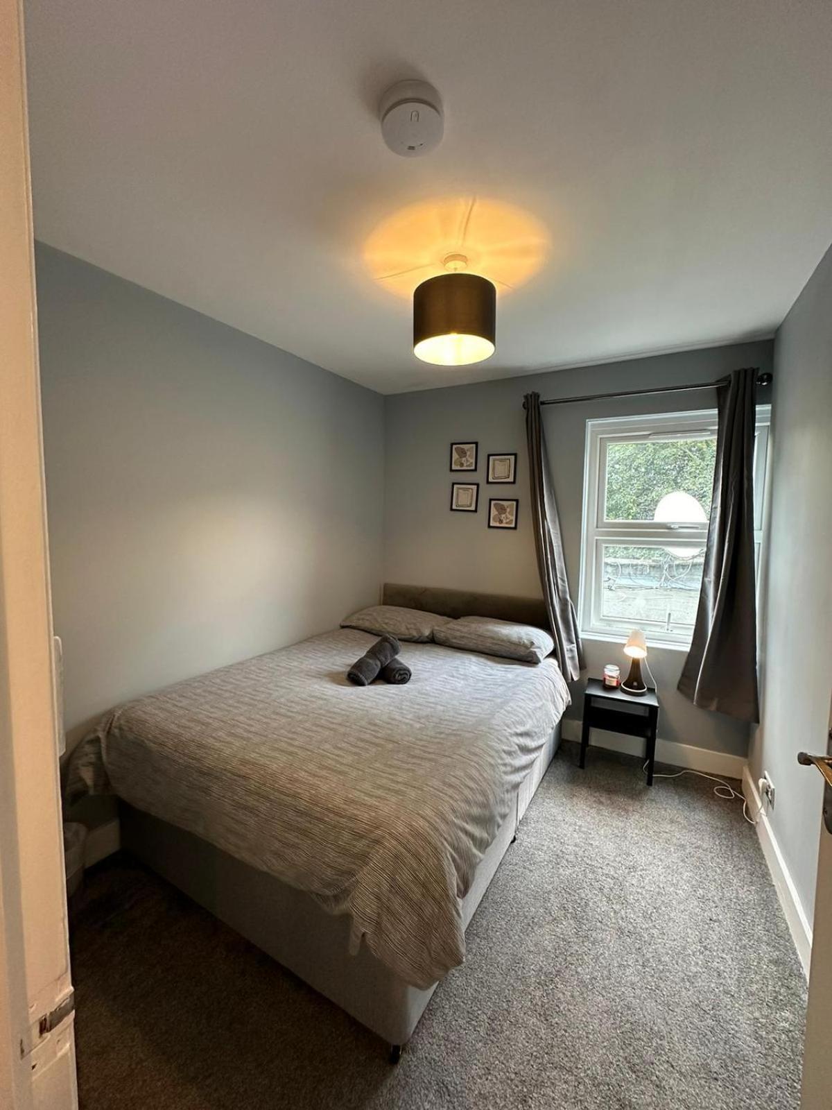 Cosy 2 Bedrooms Apartment 런던 외부 사진