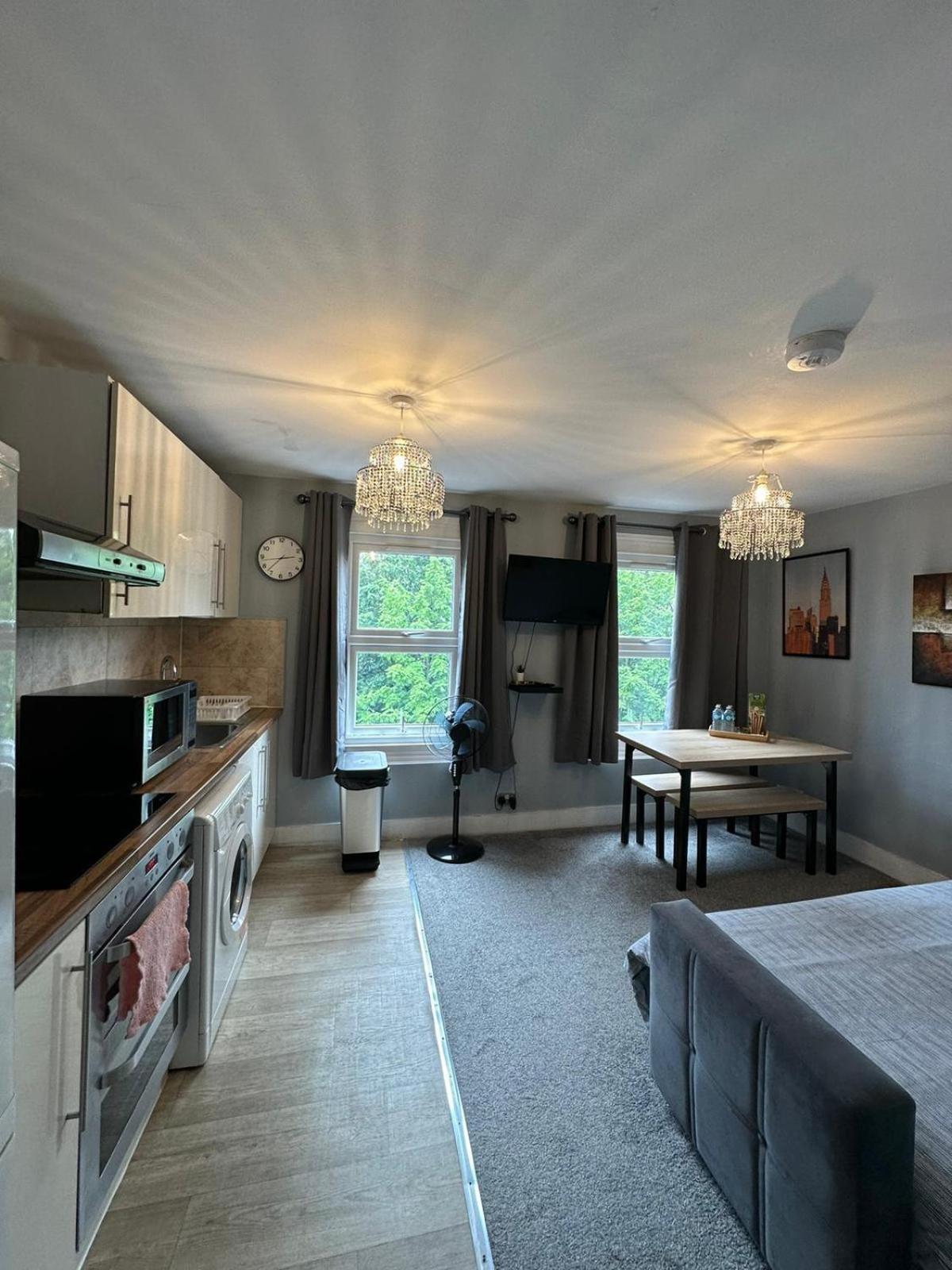 Cosy 2 Bedrooms Apartment 런던 외부 사진