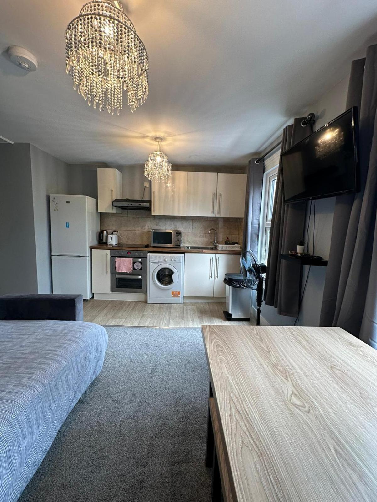 Cosy 2 Bedrooms Apartment 런던 외부 사진